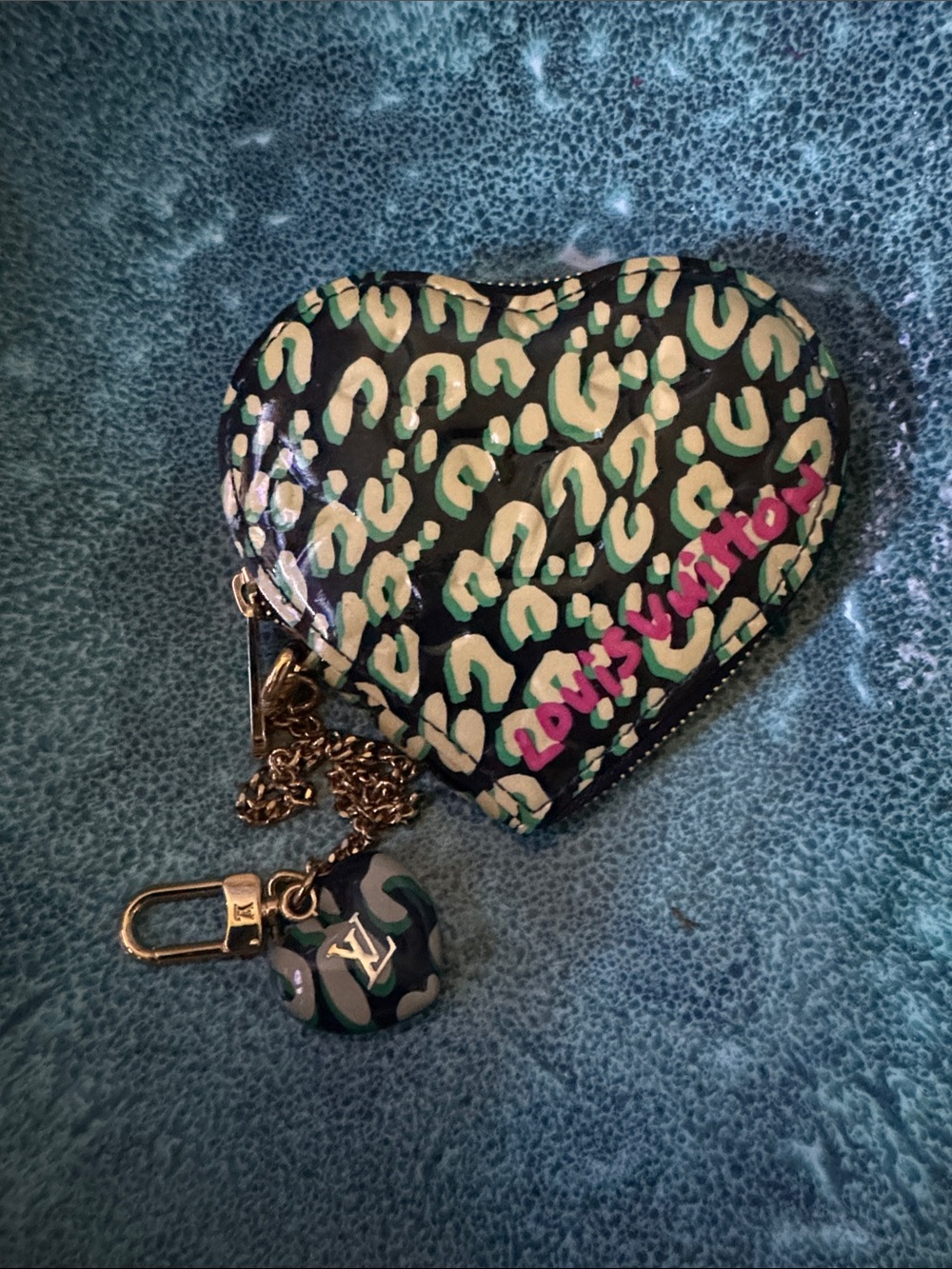 LV Stephen Sprouse Heart Zip Coin Pouch Bag CharmKeychain in Green Leopard - Picture 13 of 13